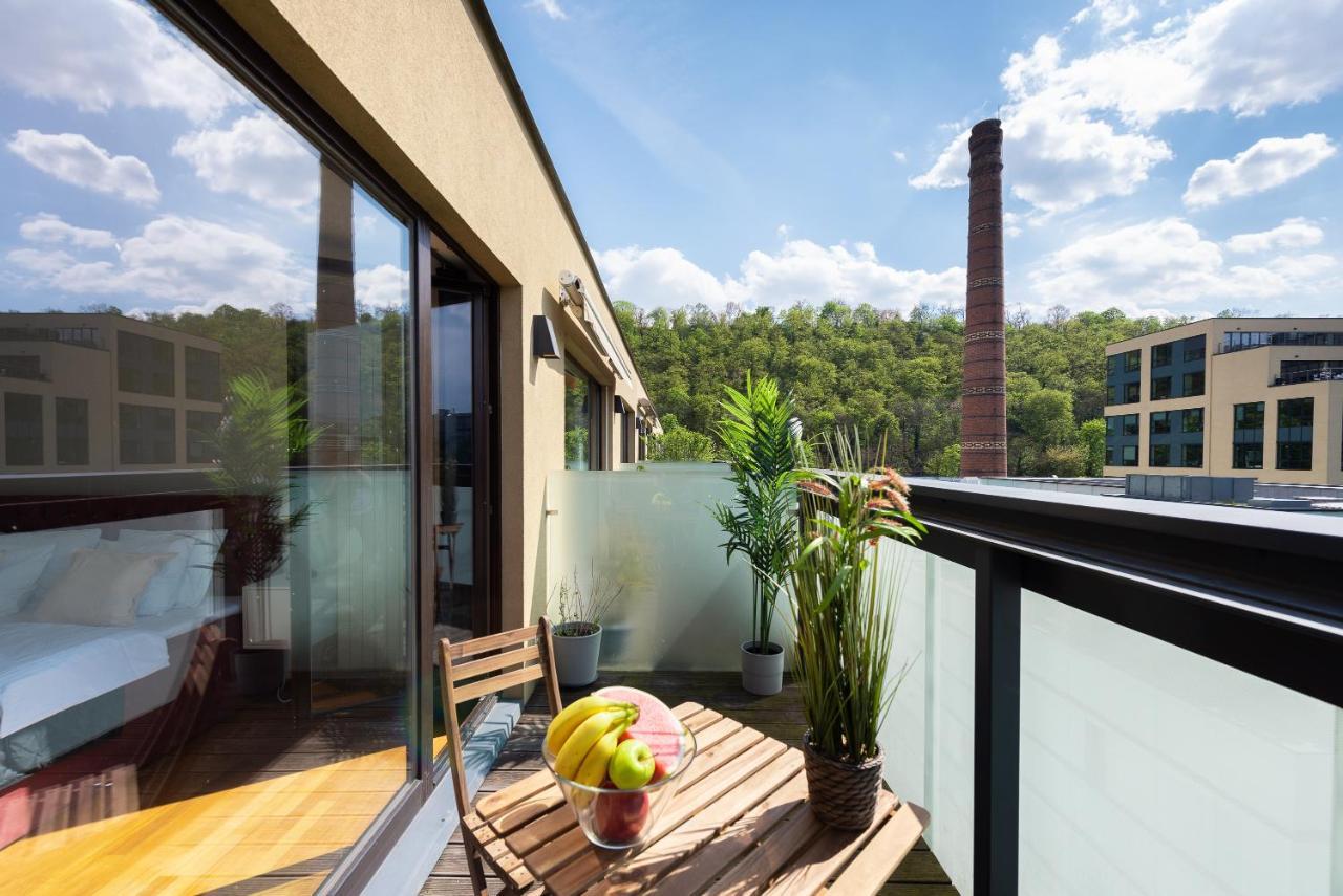 Apartment With 4 Bedrooms Praha Bagian luar foto