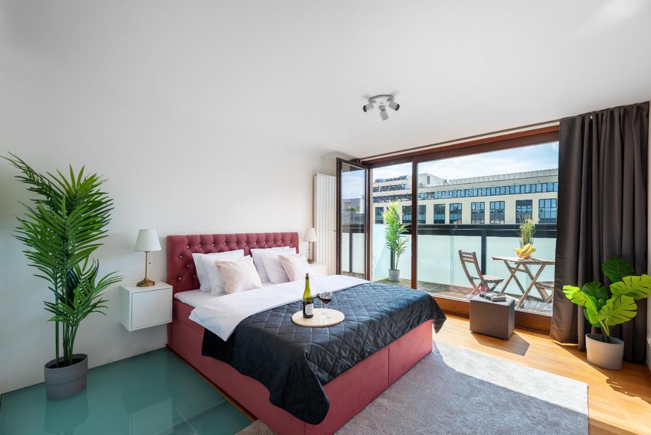 Apartment With 4 Bedrooms Praha Bagian luar foto