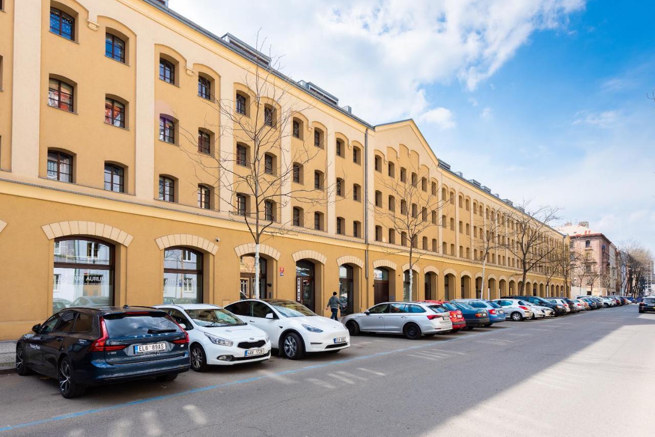 Apartment With 4 Bedrooms Praha Bagian luar foto