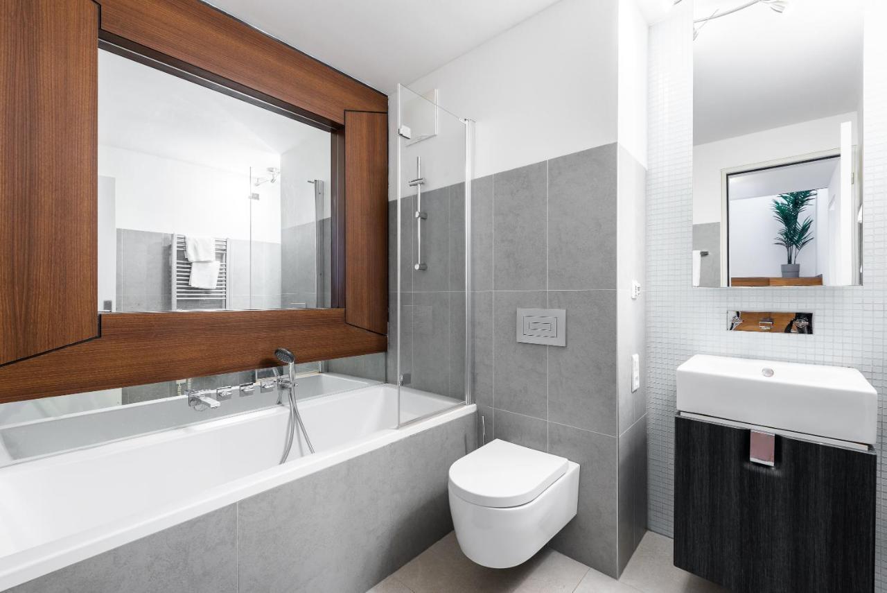 Apartment With 4 Bedrooms Praha Bagian luar foto