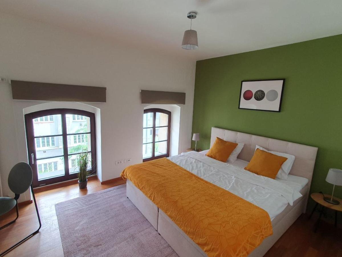 Apartment With 4 Bedrooms Praha Bagian luar foto